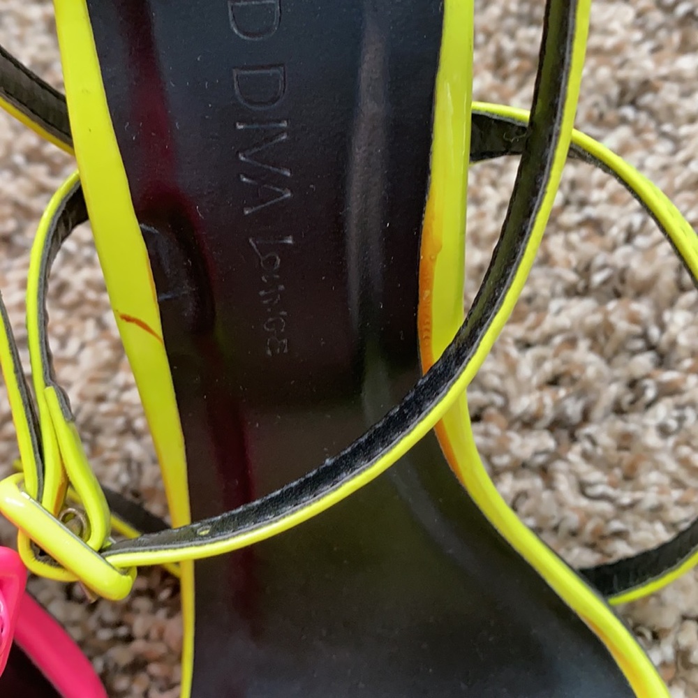Neon heels - Picture 3 of 4